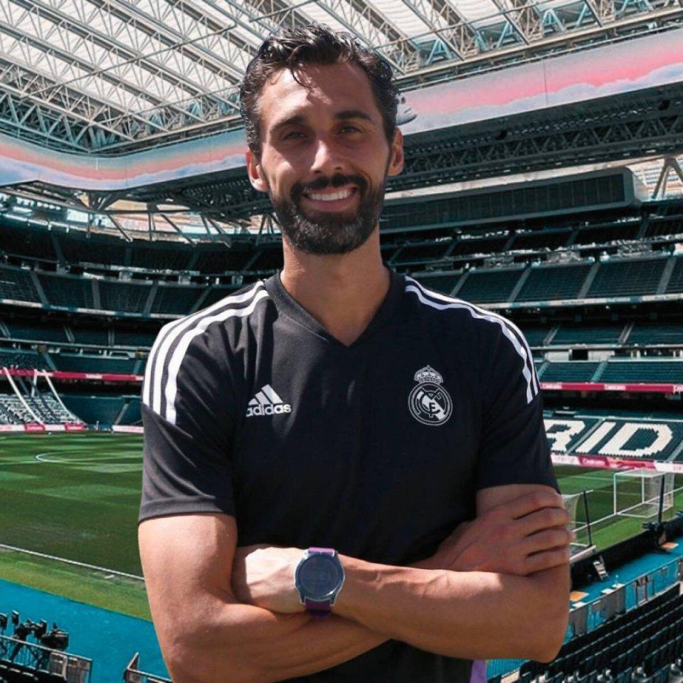 世界杯客户端更新说明-一夜双线豪门压力测试！皇马新帅西甲首秀，英超利物浦想打破怪圈