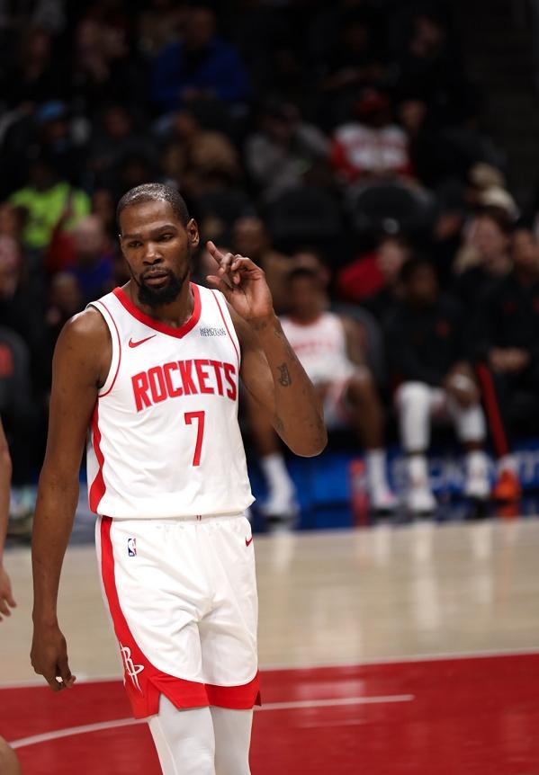 世界杯客户端更新说明-杜兰特背靠背31+3+5抢断难救主，申京11中3阿门8分，火箭不敌黄蜂